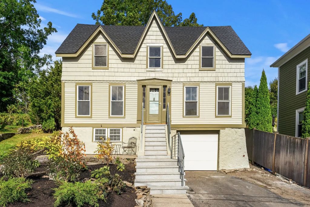 17 Cottage Street, Marblehead