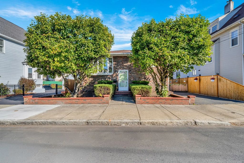26 Beach St, Malden