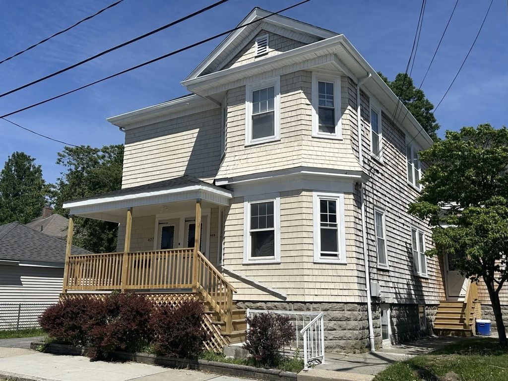 435 Stetson St, Fall River