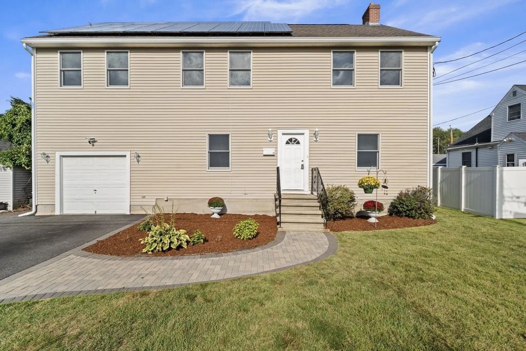 11 Sendick Rd, Woburn