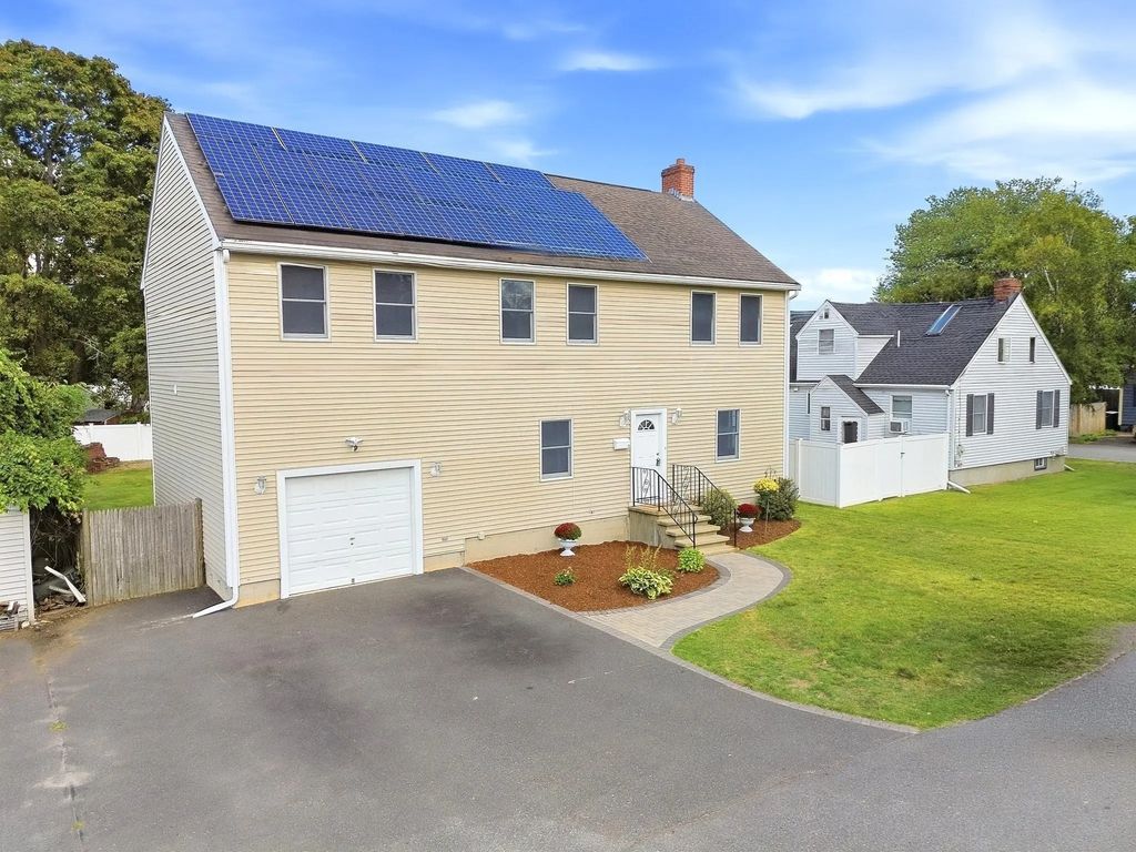 11 Sendick Rd, Woburn