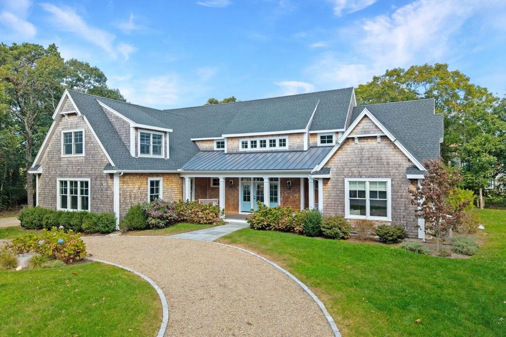 32 Marthas Road, Edgartown