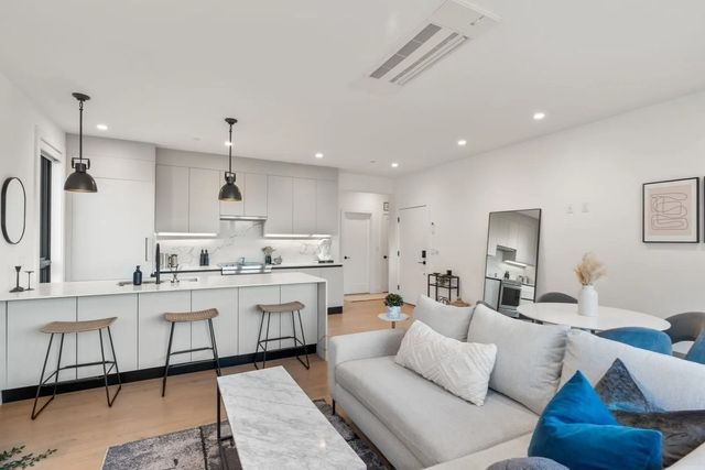 75 W Broadway #202, Boston