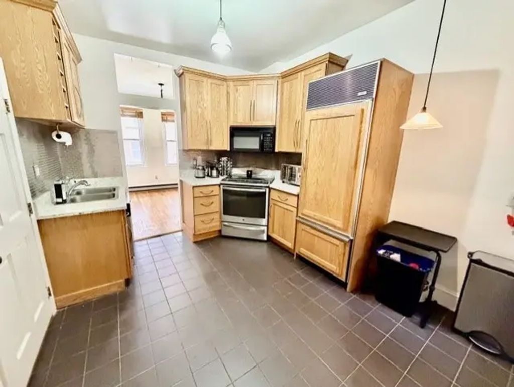 162 Endicott #2, Boston