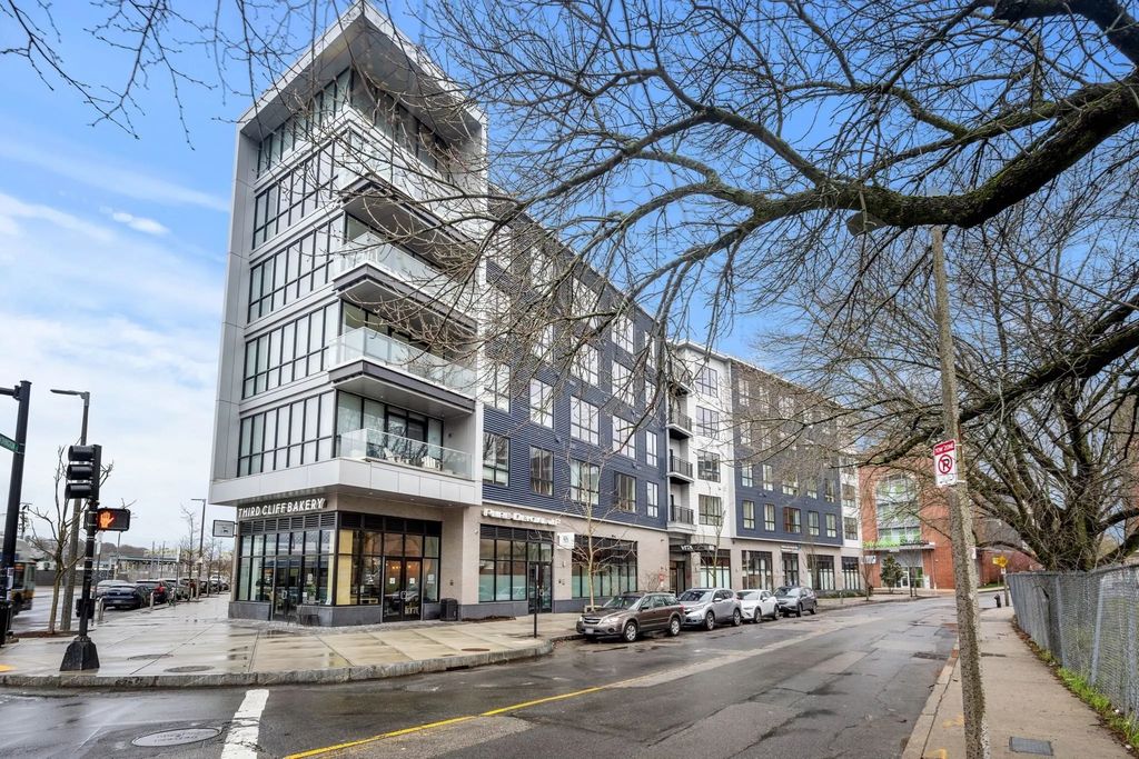 3531 Washington Street #327, Boston