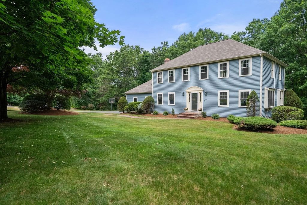 14 Harnden Road, Foxboro