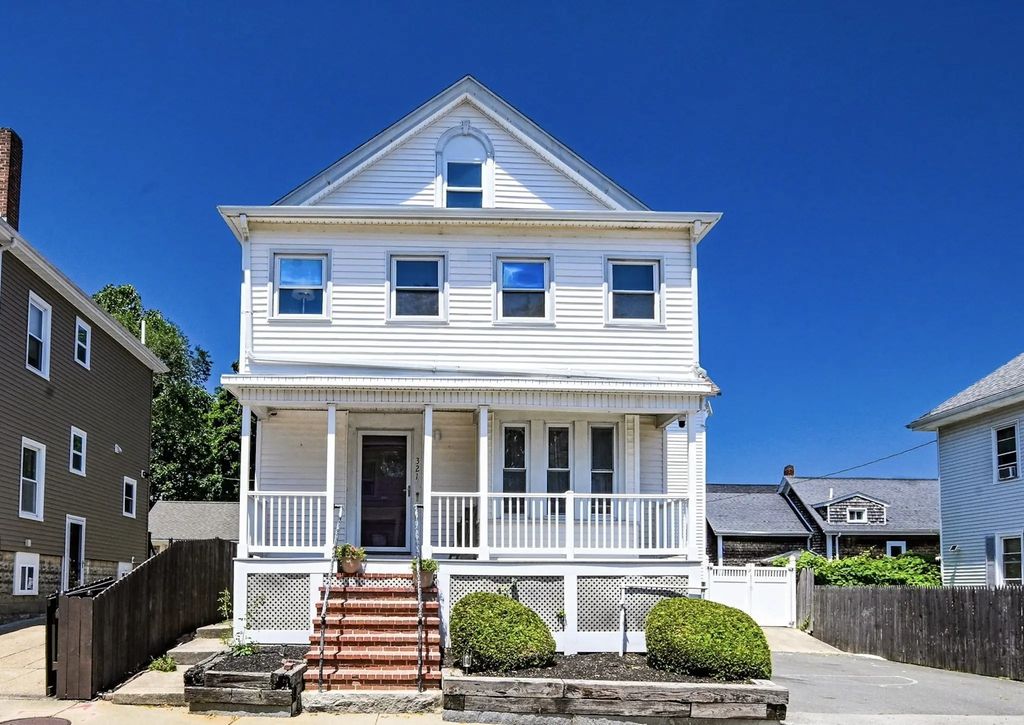 321 Arnold St, New Bedford