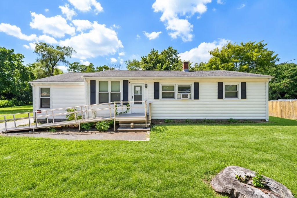 138 Fremont St, Taunton
