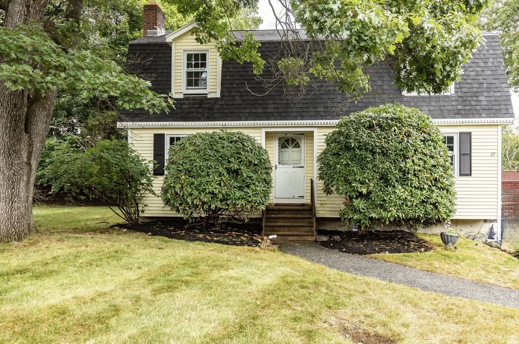 27 Sylvanus Wood Ln, Woburn