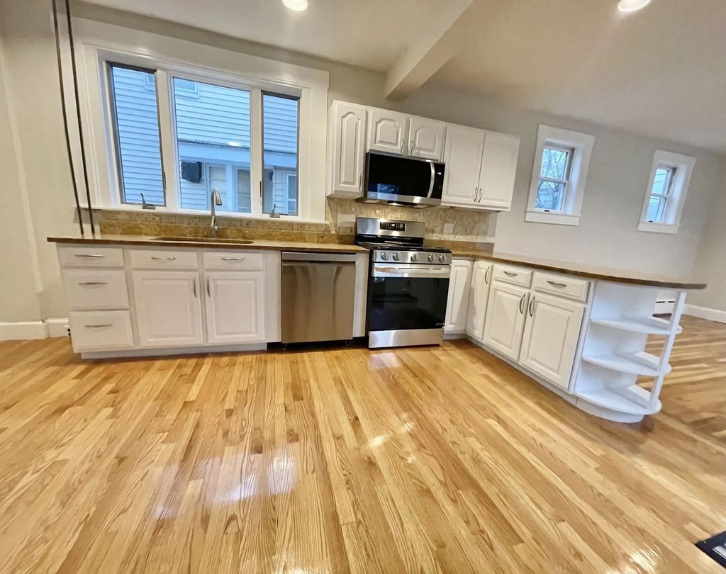 125 Wilmington Ave, Boston