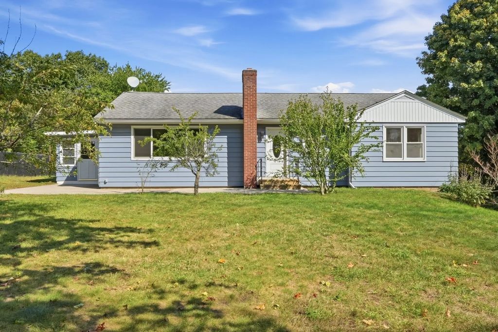 107 South St, East Brookfield