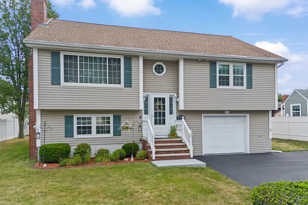 3 Weisner Pkwy, Methuen