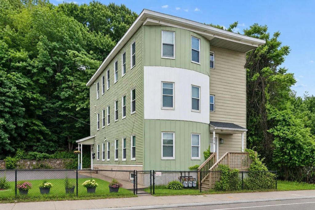 576 Franklin St, Worcester