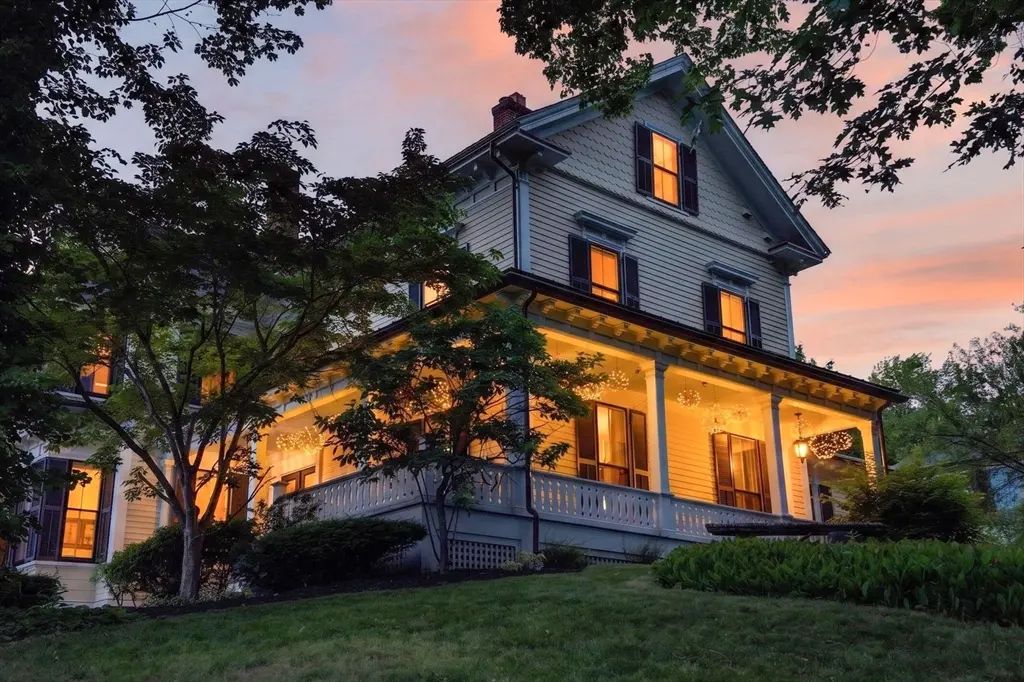 55 Academy St, Arlington