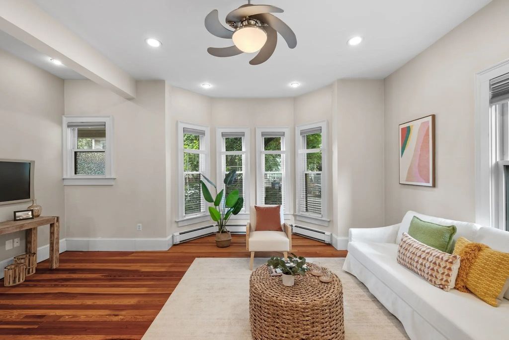 21 School St #1l, Somerville