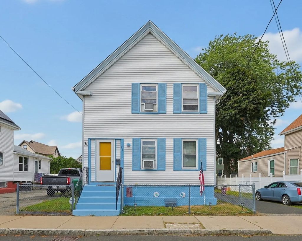 44 Myrtle St, Medford