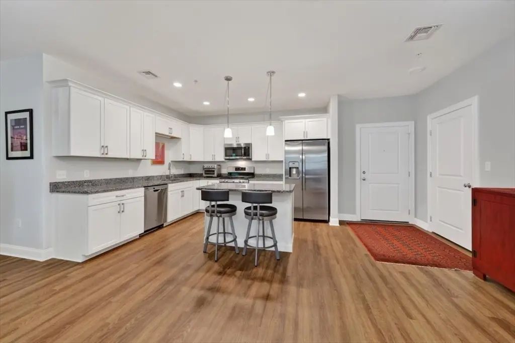2 Longwood Lane #204, Hanover