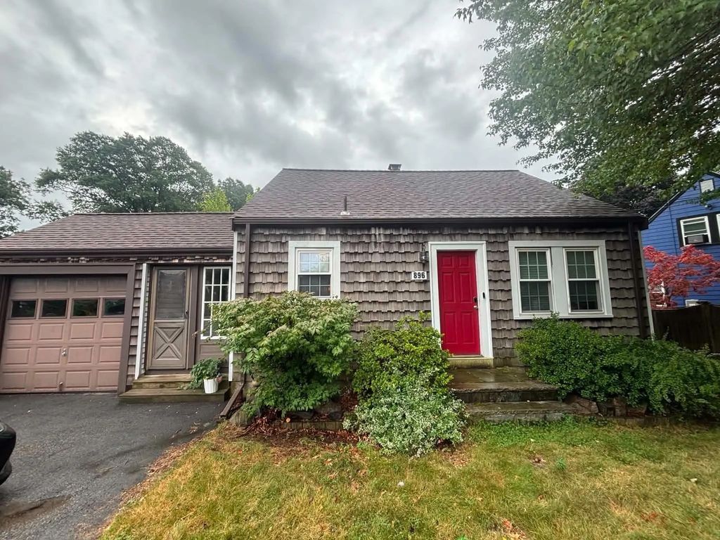 896 East St, Dedham