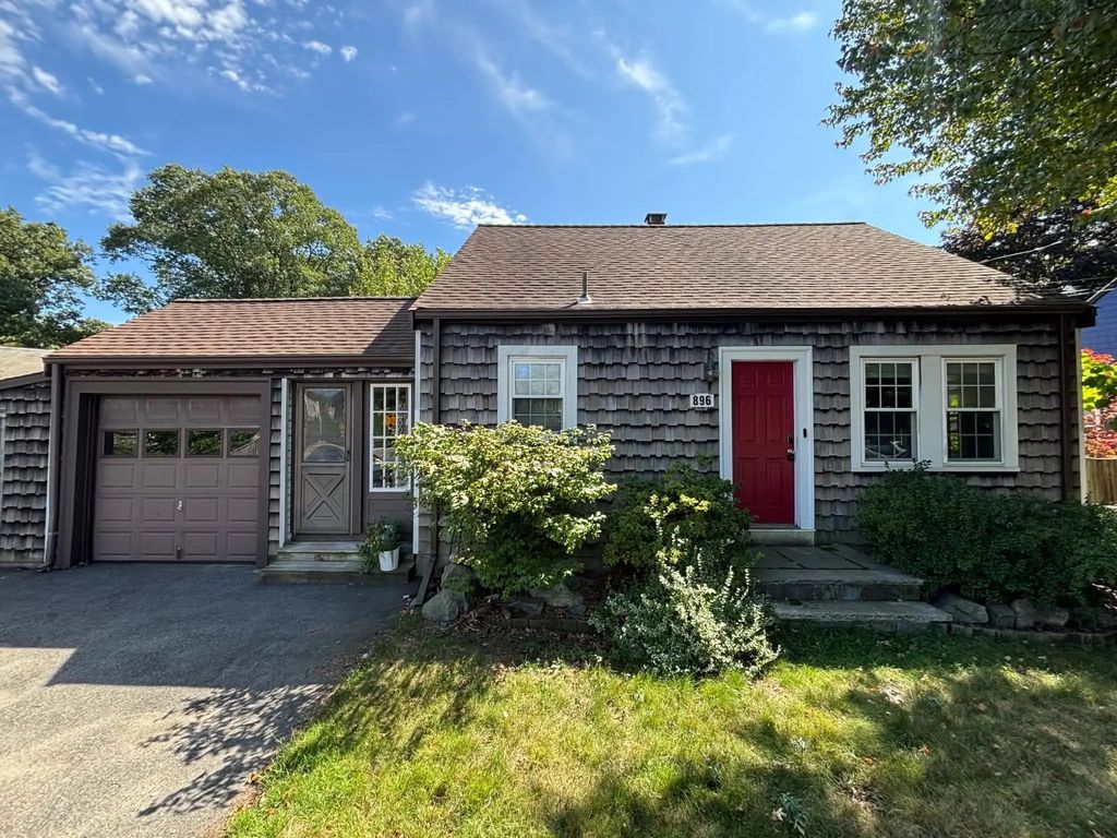 896 East St, Dedham