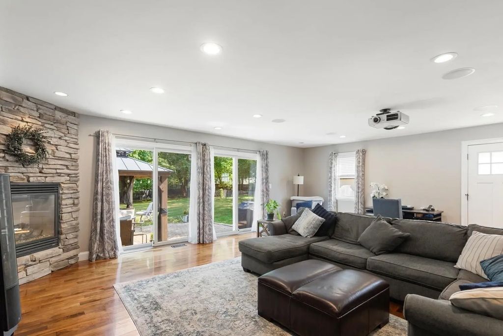 33 Griffin Rd, Peabody