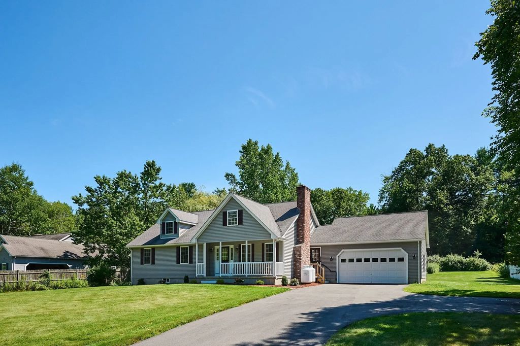 20 Clark Lane, Easthampton