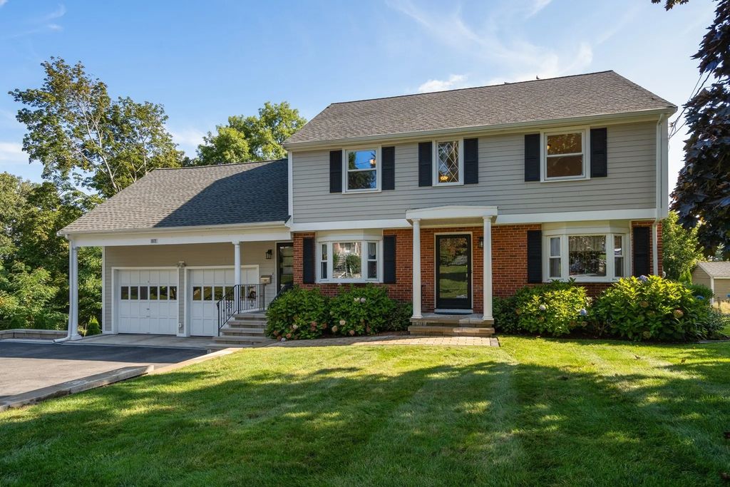 37 Robinhood Road, Winchester