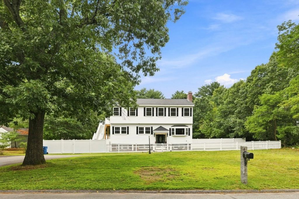 8 Victory Rd, Billerica