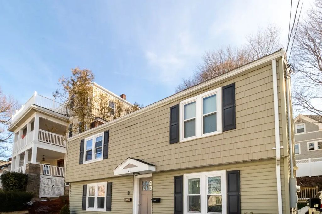 43 Sagamore Ave #1a, Winthrop