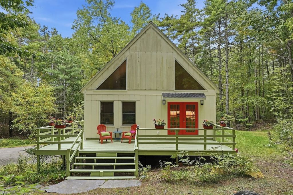 4 Jackson Hill Rd, Leverett