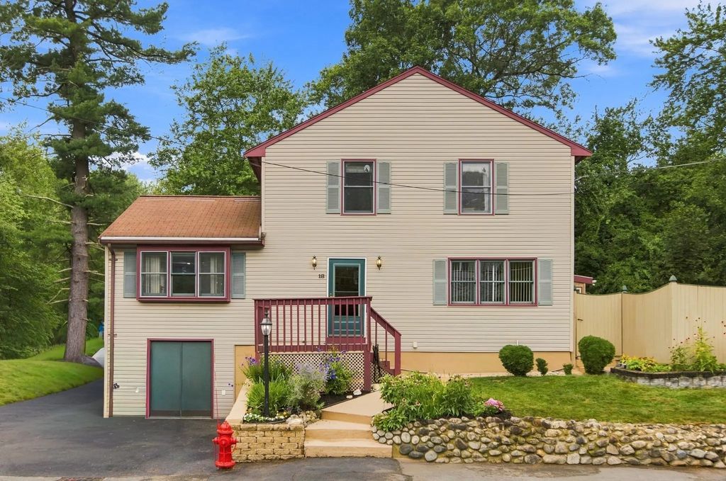 18 Gordon Rd, North Reading