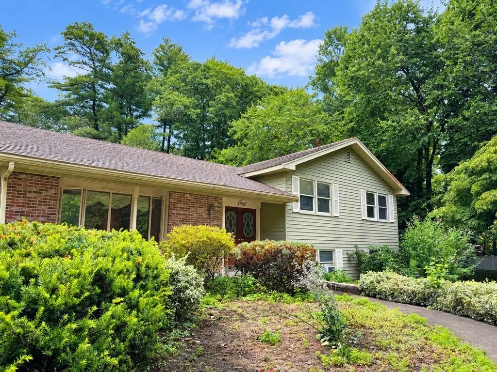 16 Ferguson Rd, Wilmington