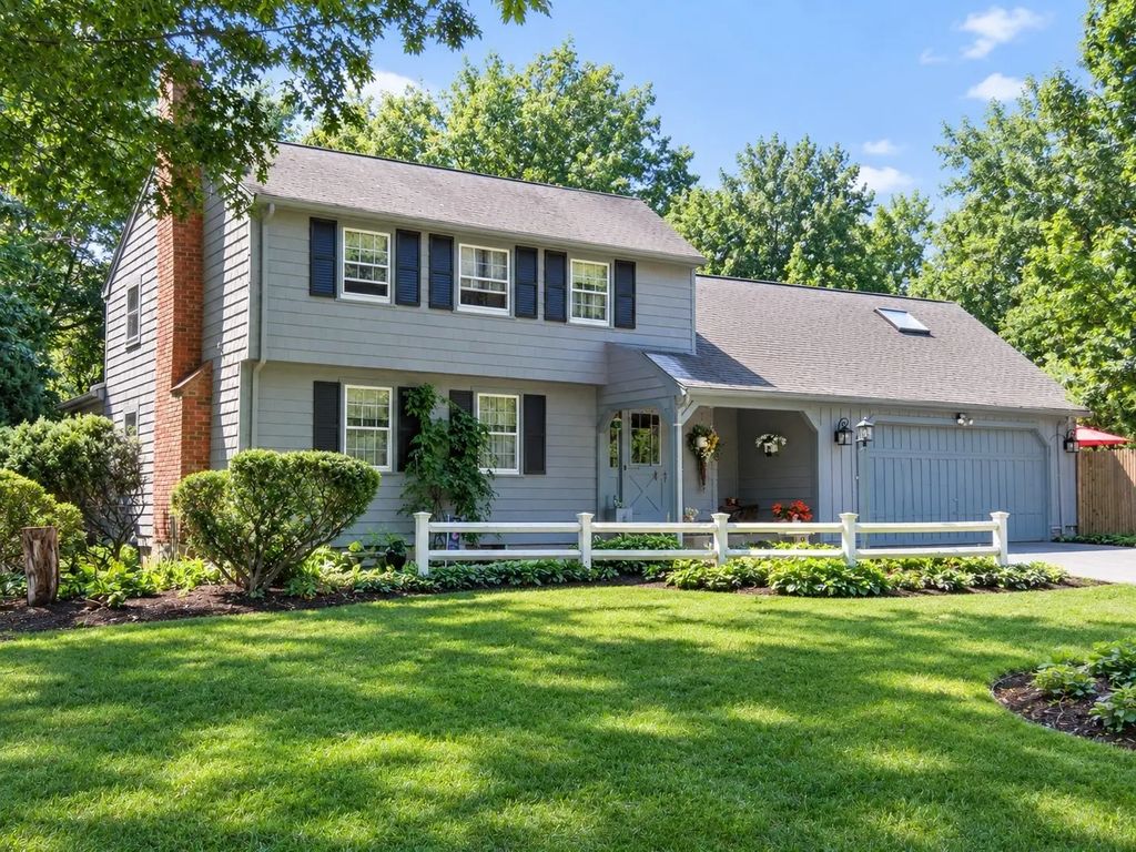 23 Donna Dr, Hanover