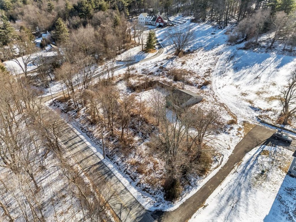 113 Fenton Road, Monson