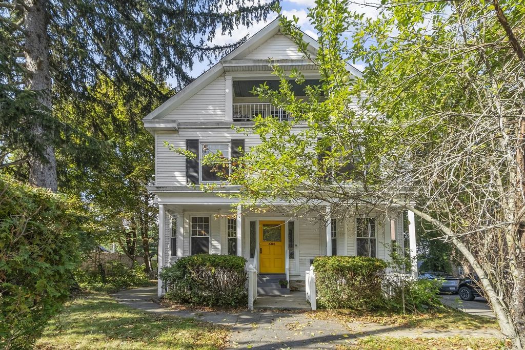 305 Nesmith St, Lowell