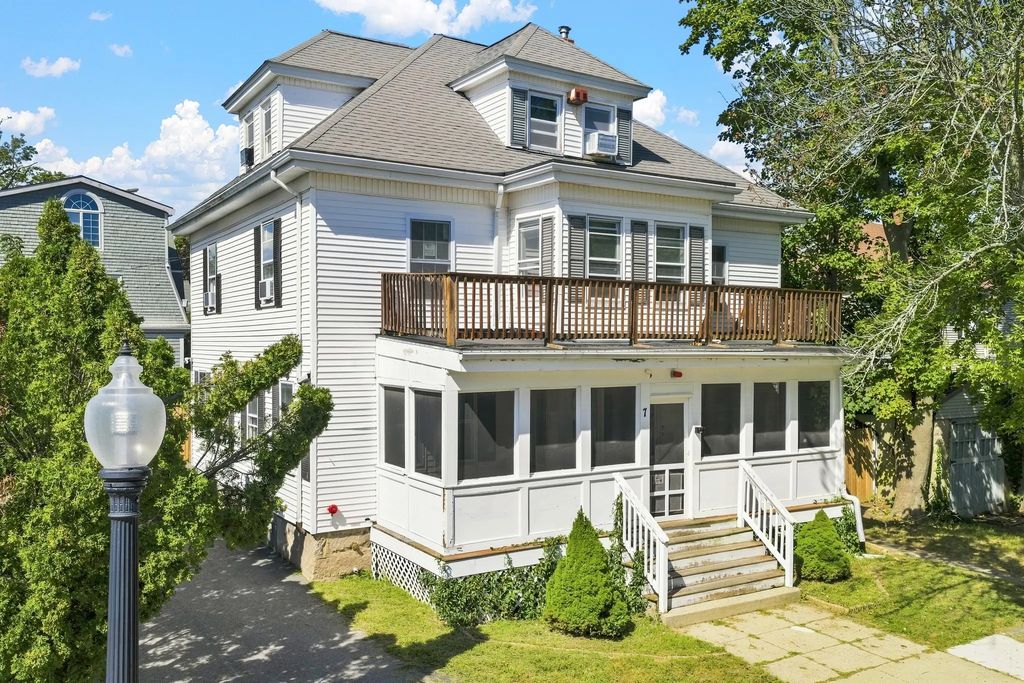 7 Plymouth St, New Bedford