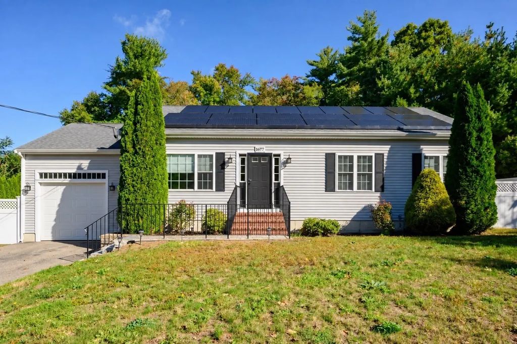1677 Plymouth St, Bridgewater