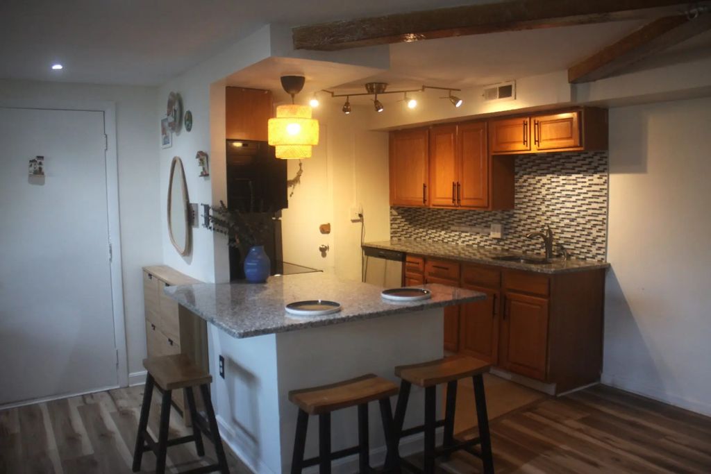 108 Oak Ln #4, Brockton