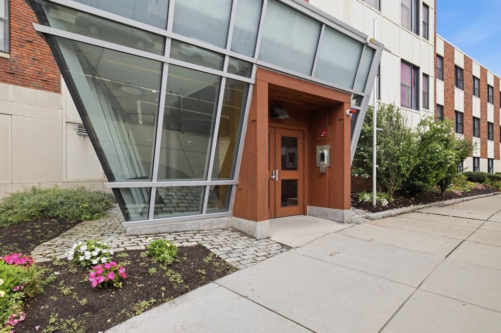 99 Chestnut Hill Ave #307, Boston