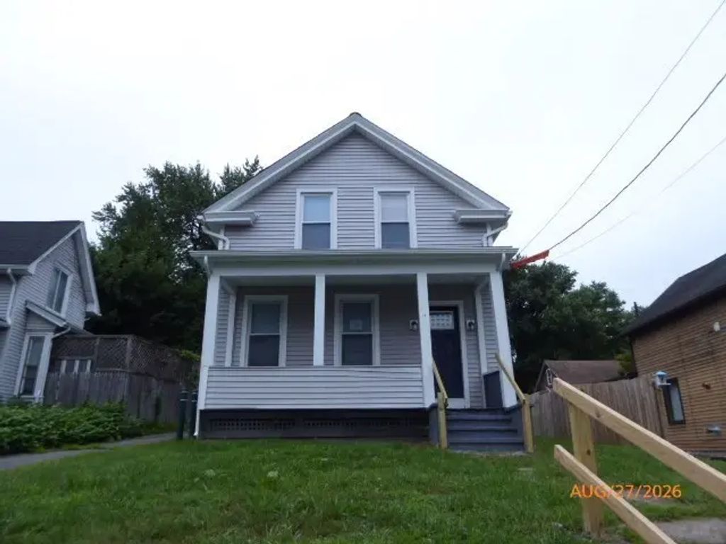 24 Pendleton Ave, Chicopee