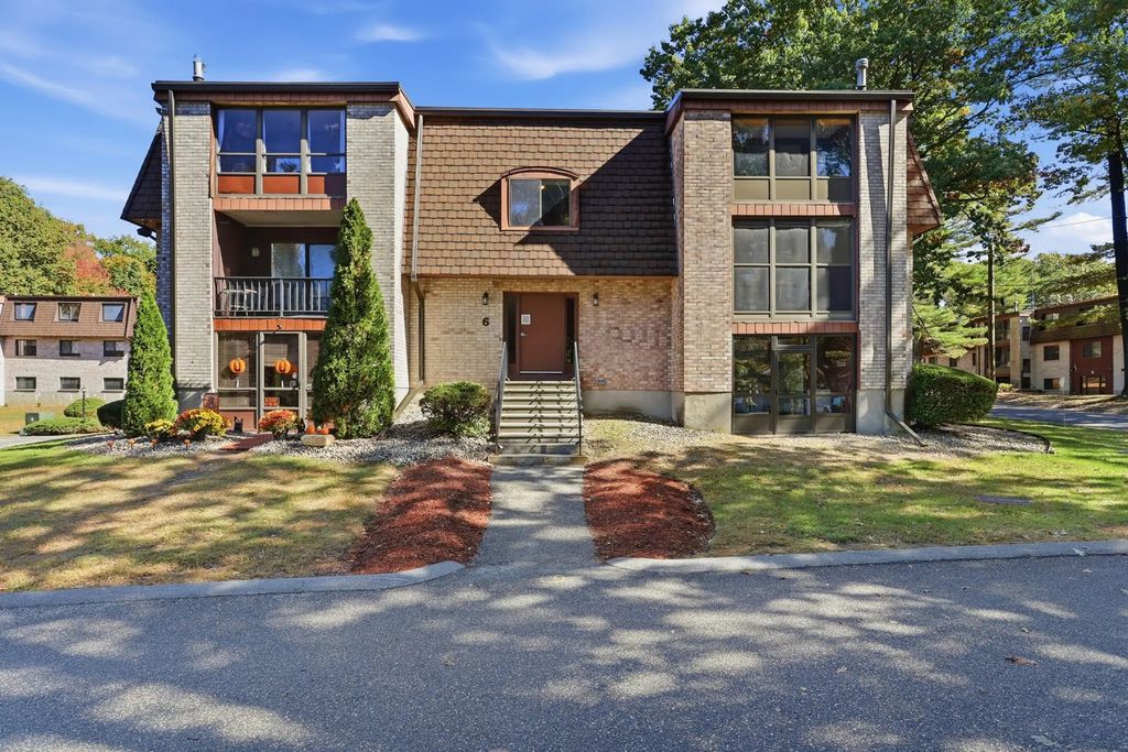 6 Greenbriar Drive #104, North Reading
