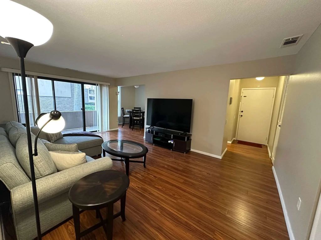 20 Shrewsbury Green Dr #g, Shrewsbury