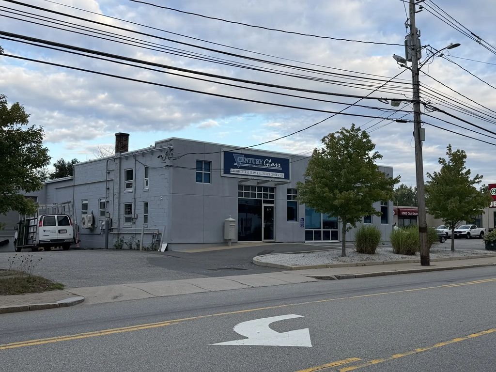 231 Lexington Street, Waltham