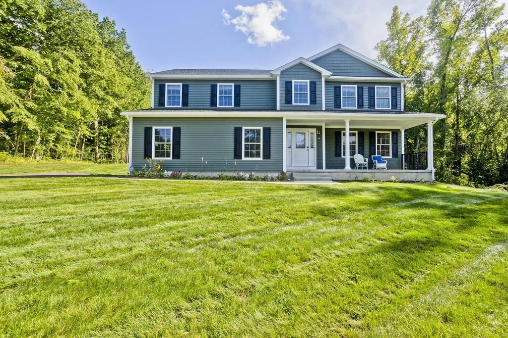 14 Wellfleet, Wilbraham
