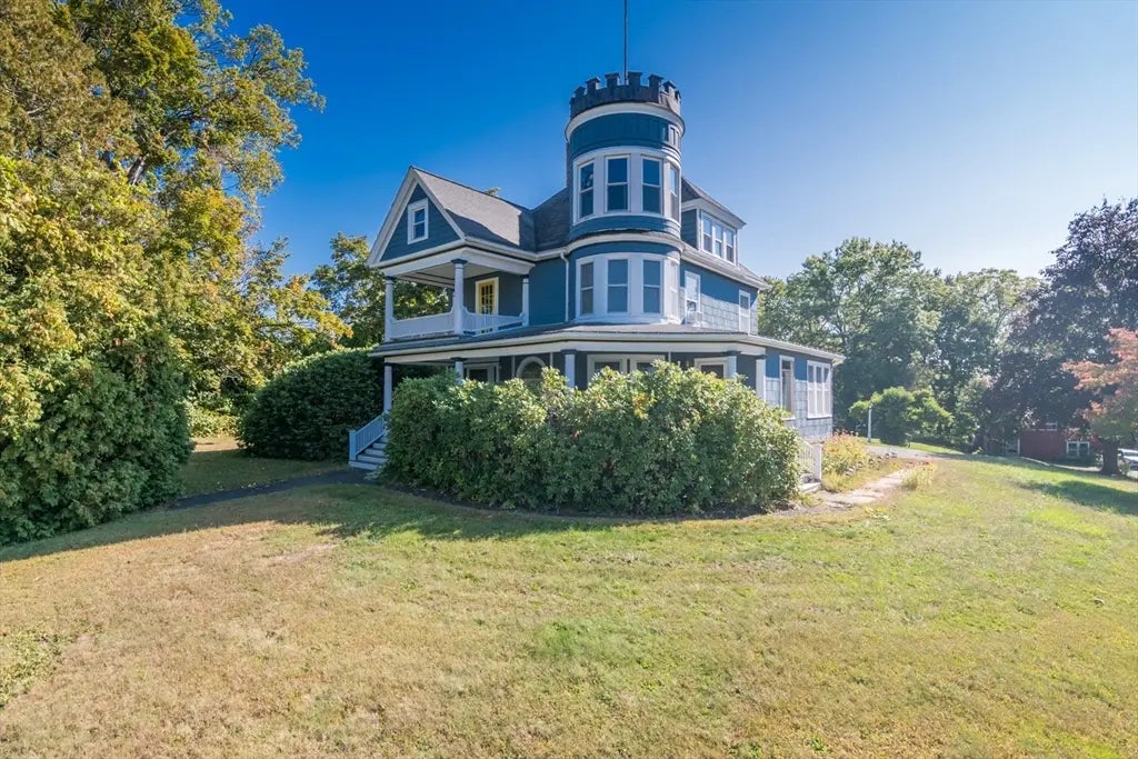 108 College St, South Hadley