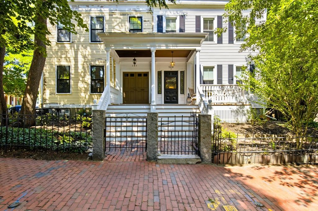 149a Bishop Allen Drive #a, Cambridge