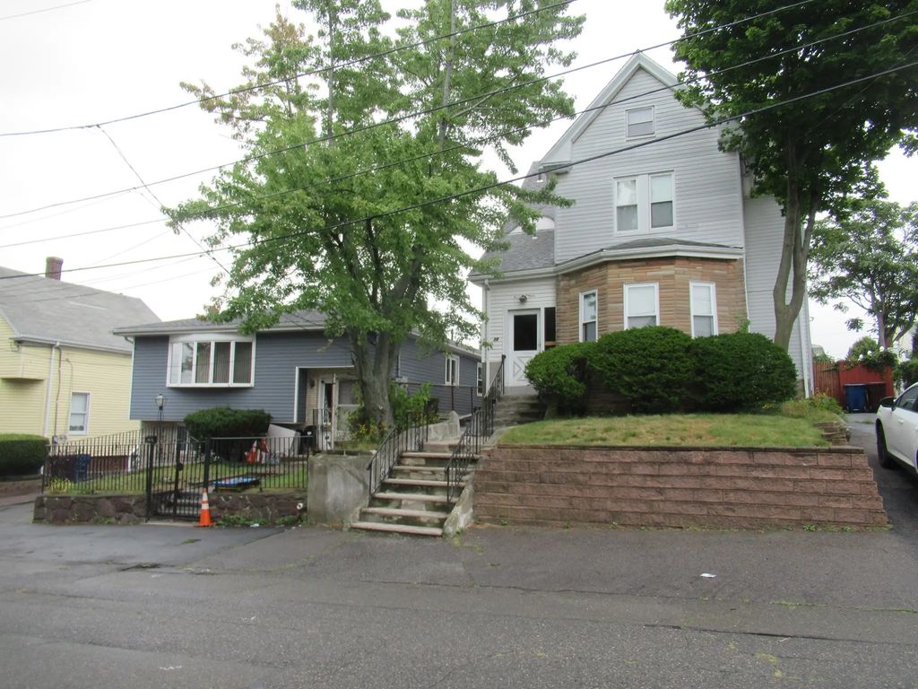 28 South, Revere