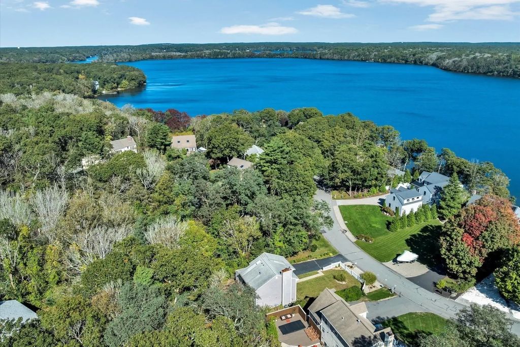 32 Birch Way, Mashpee