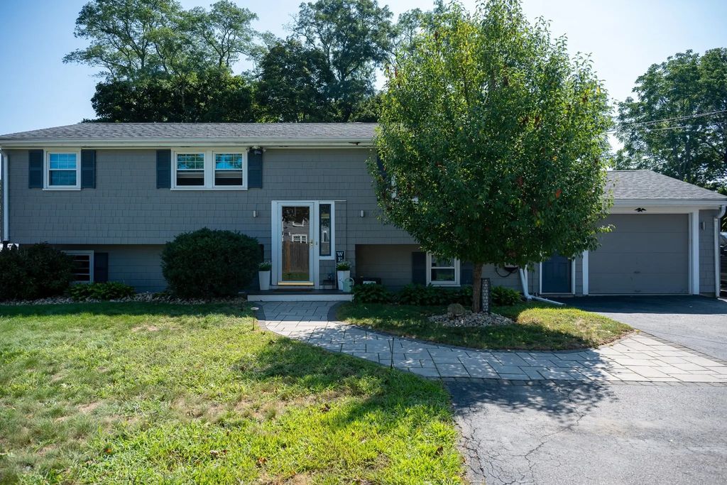 156 Oak St, Weymouth