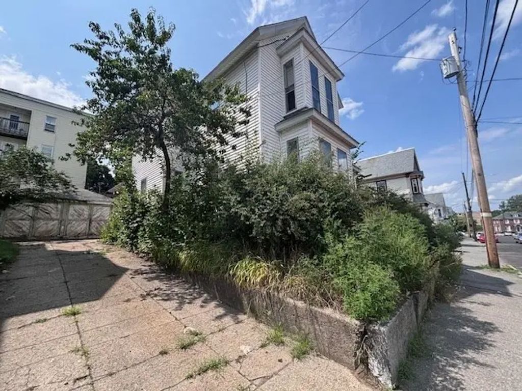 41 Mount Vernon St, Lowell