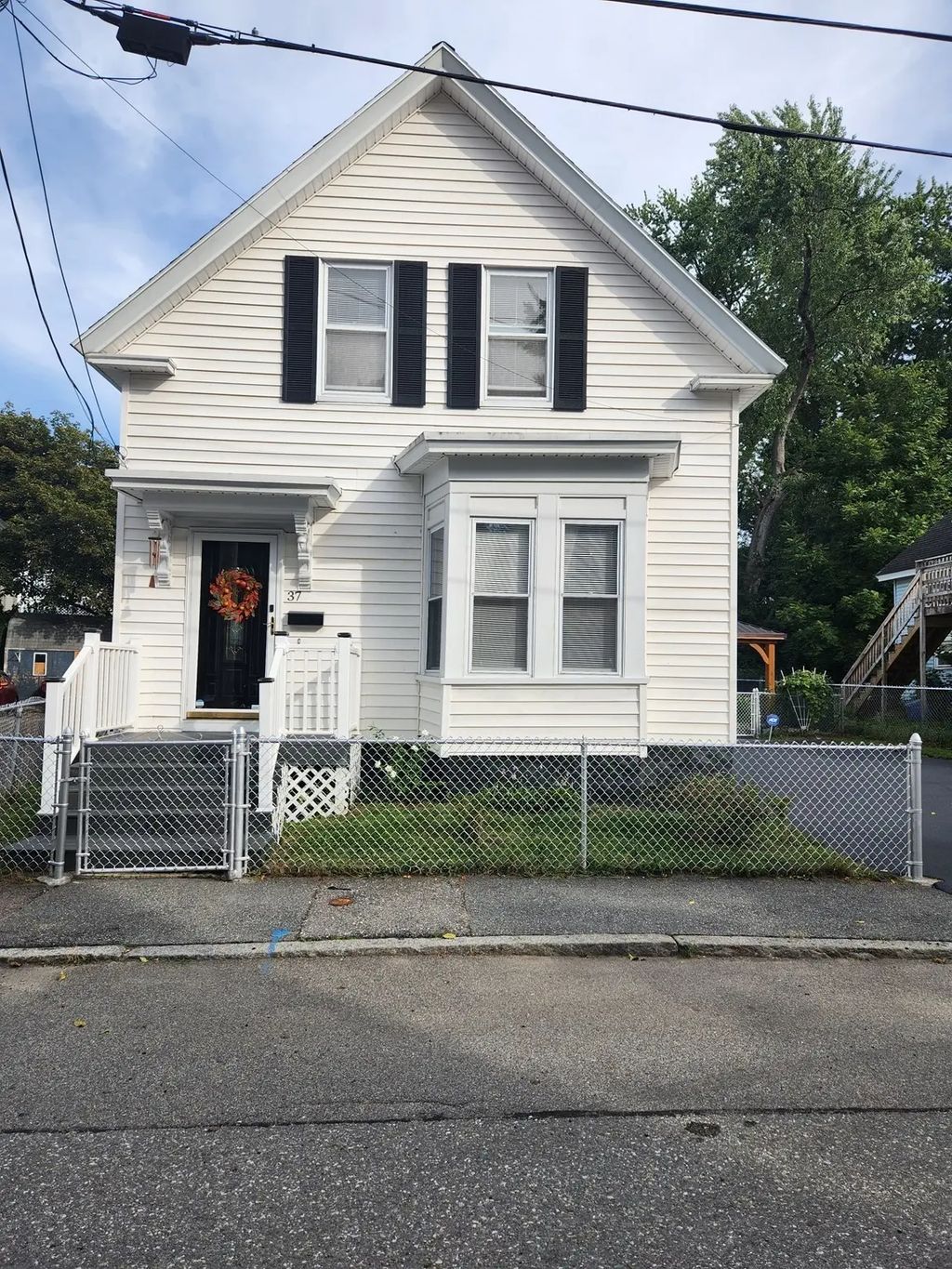 37 Barclay Street, Lowell